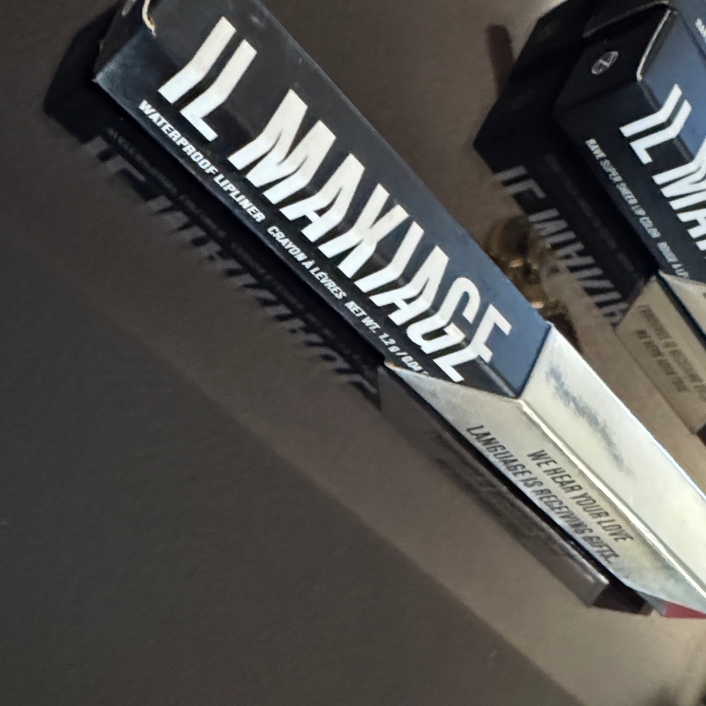 IL MAKIAGE Waterproof Lip Liner in Antique 501